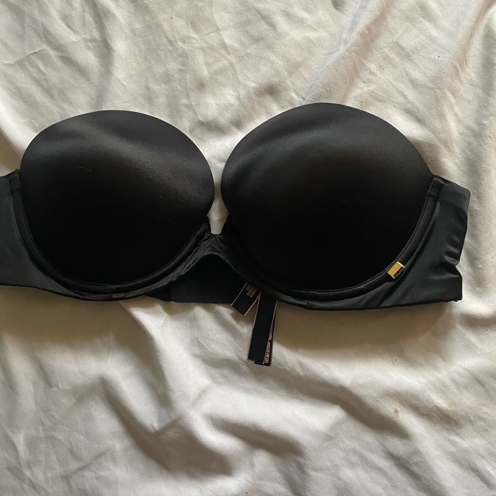 Elegant Black Strapless Bra